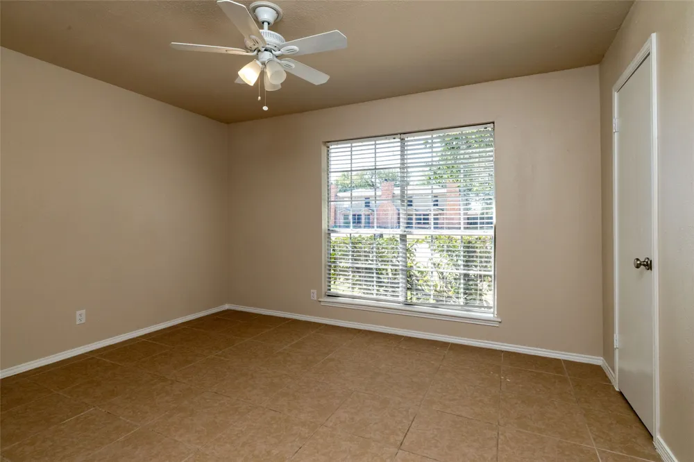 304 Cambridge Drive Saginaw, TX 76179