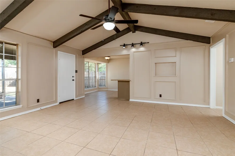 304 Cambridge Drive Saginaw, TX 76179