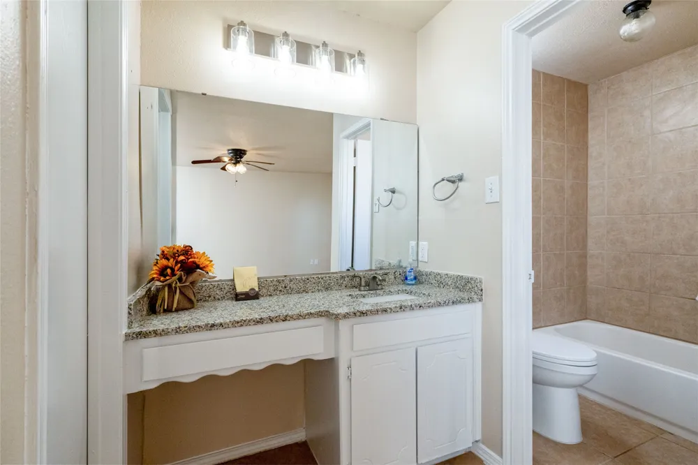 304 Cambridge Drive Saginaw, TX 76179