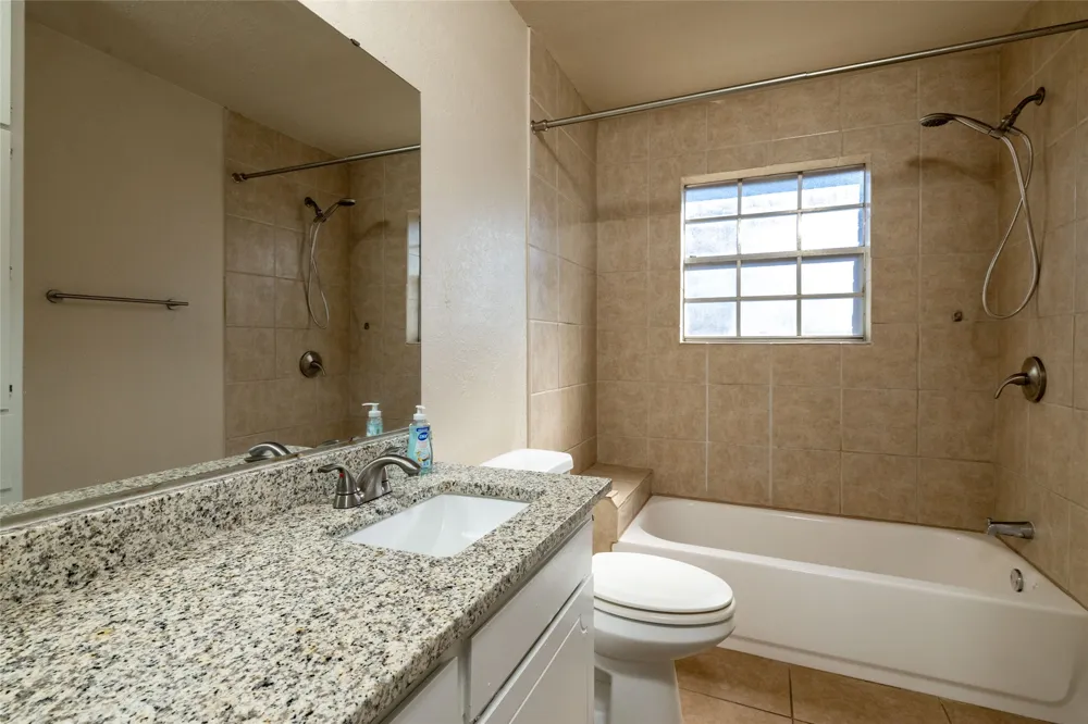 304 Cambridge Drive Saginaw, TX 76179