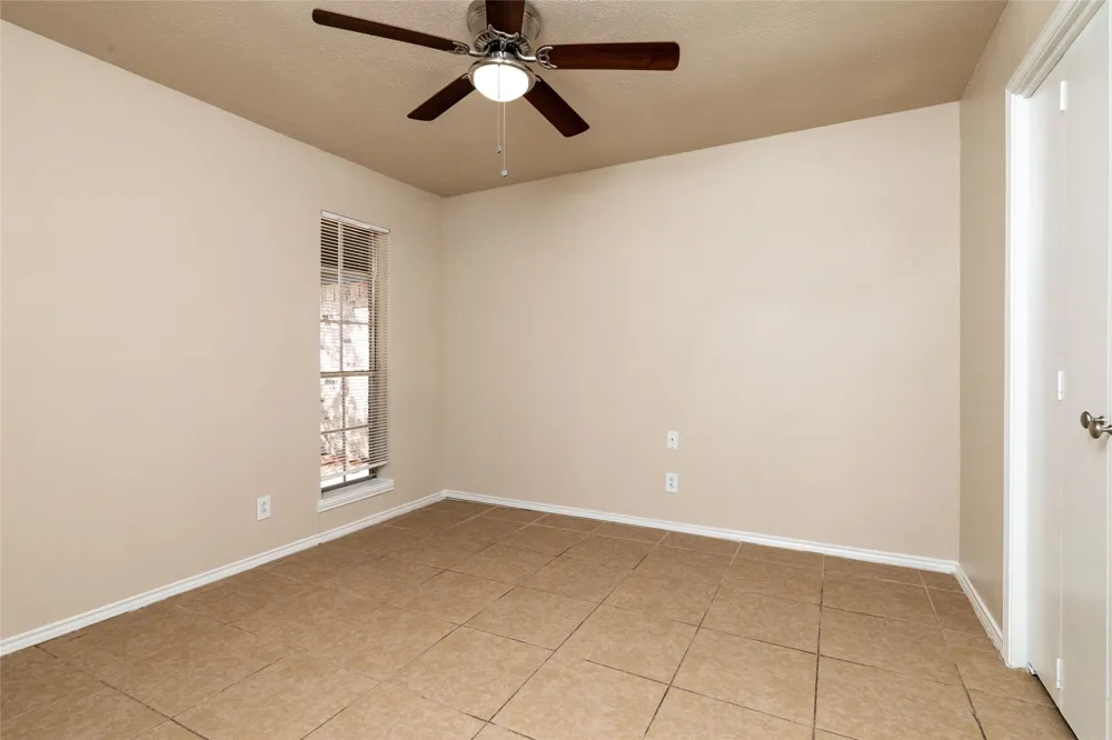 304 Cambridge Drive Saginaw, TX 76179