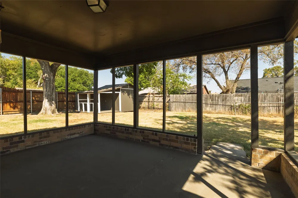 304 Cambridge Drive Saginaw, TX 76179