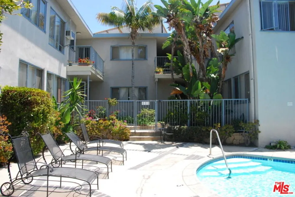 11660 Chenault Street #123 Los Angeles, CA 90049
