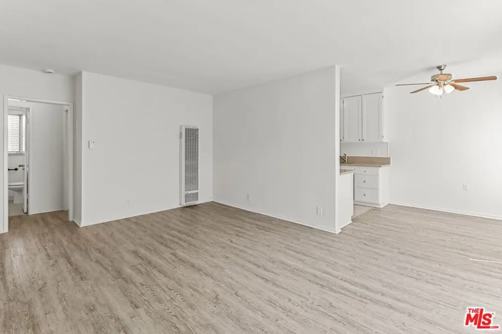 11660 Chenault Street #123 Los Angeles, CA 90049