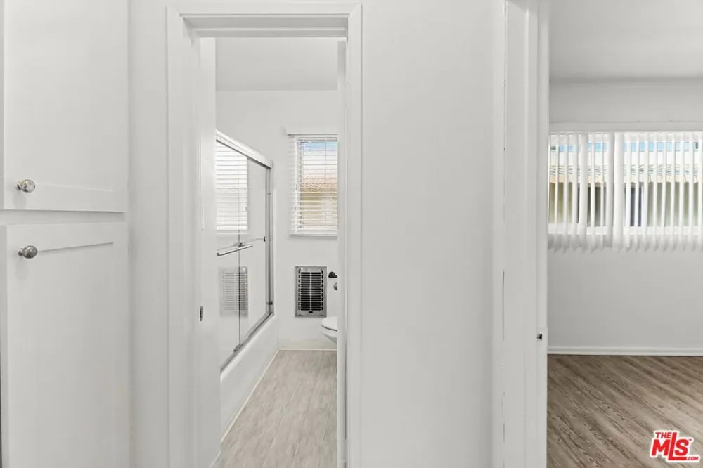 11660 Chenault Street #123 Los Angeles, CA 90049