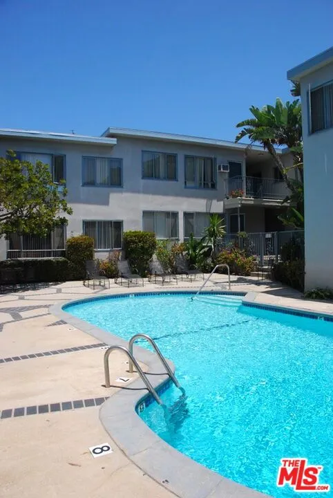11660 Chenault Street #123 Los Angeles, CA 90049