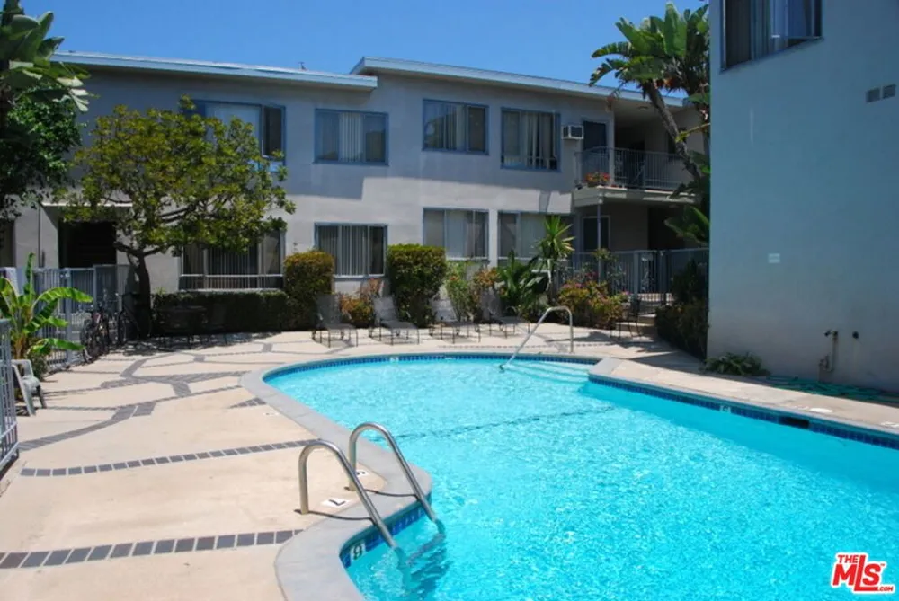 11660 Chenault Street #123 Los Angeles, CA 90049