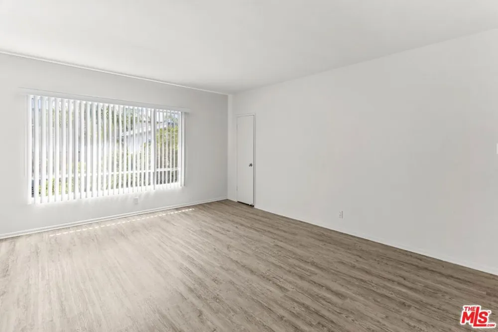 11660 Chenault Street #123 Los Angeles, CA 90049