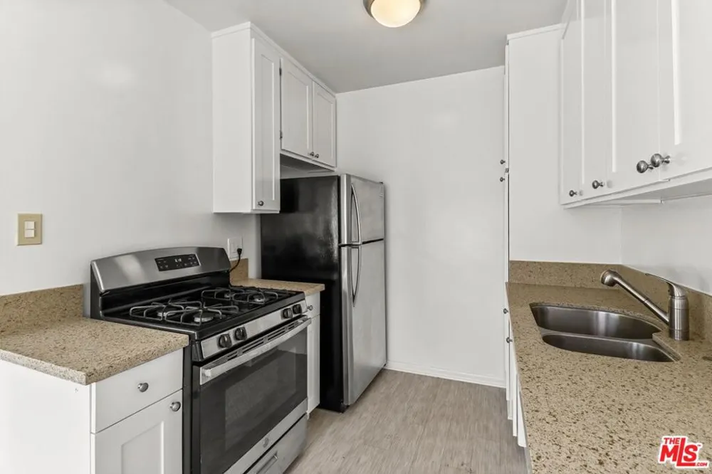 11660 Chenault Street #123 Los Angeles, CA 90049