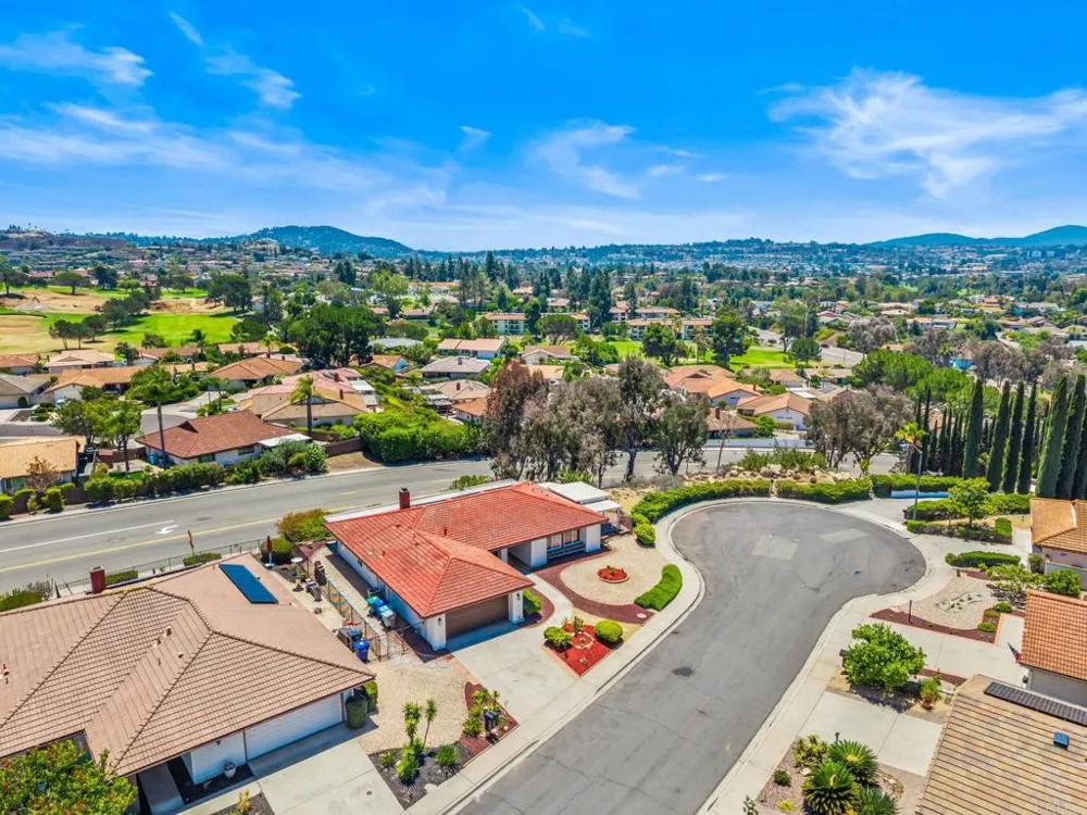 12615 Senda Acantilada San Diego, CA 92128