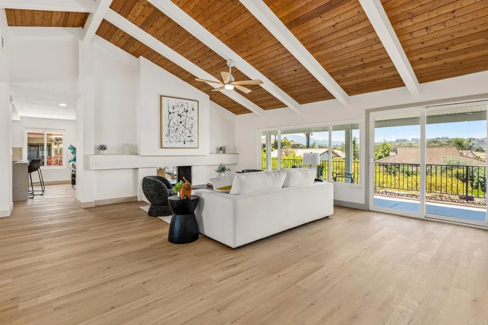 12615 Senda Acantilada San Diego, CA 92128