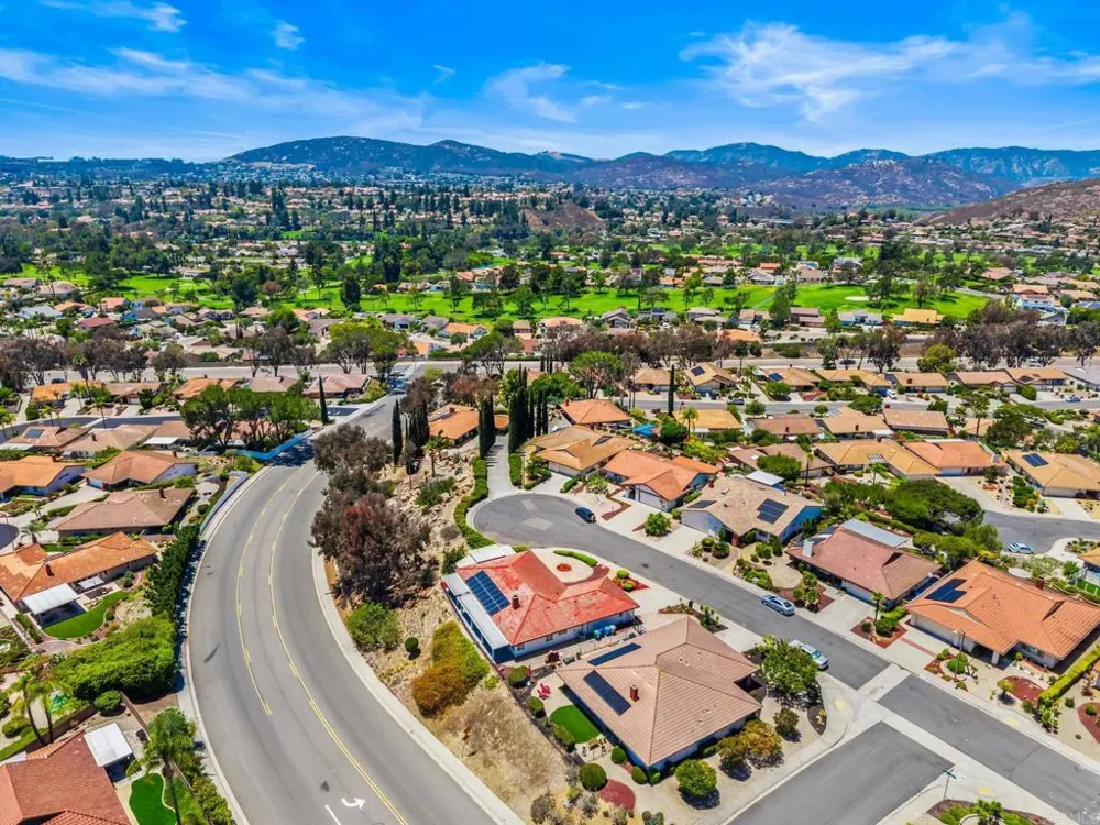 12615 Senda Acantilada San Diego, CA 92128
