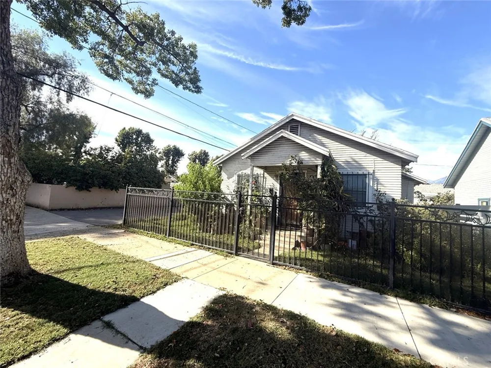 532 S Lemon Ontario, CA 91761