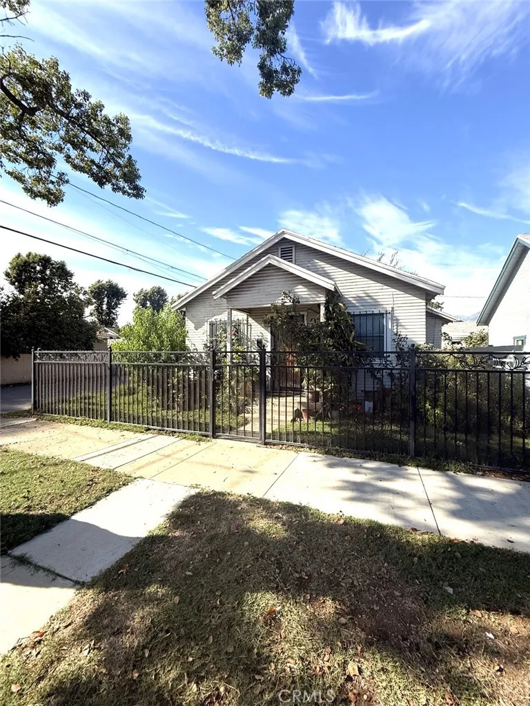 532 S Lemon Ontario, CA 91761