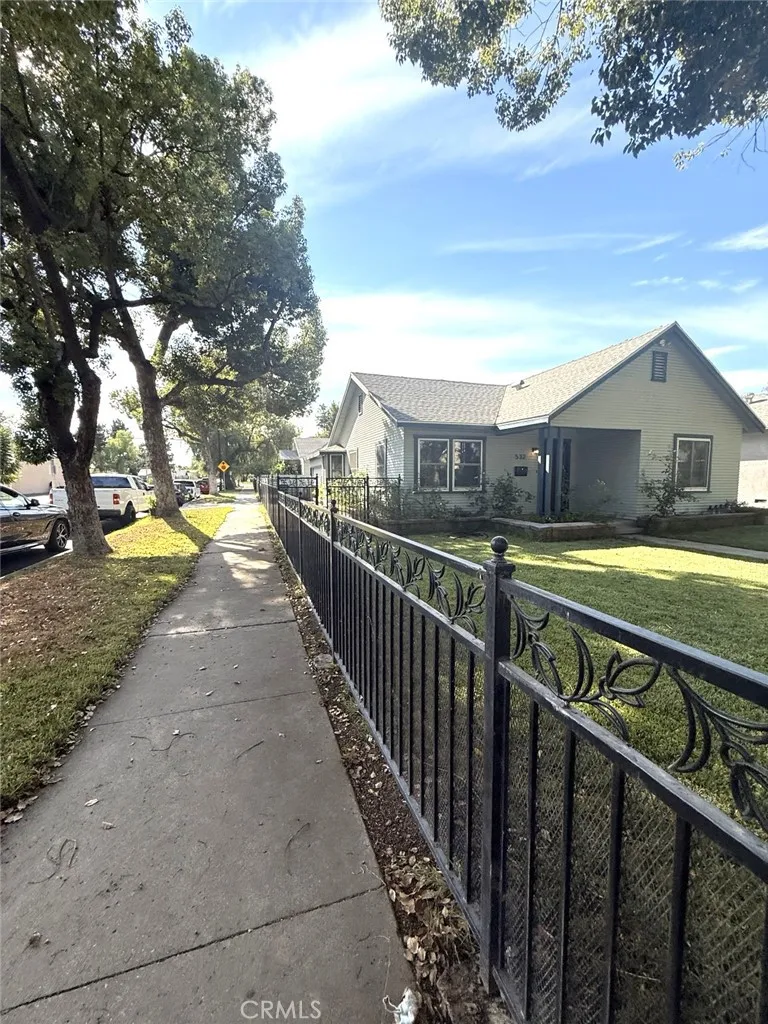 532 S Lemon Ontario, CA 91761