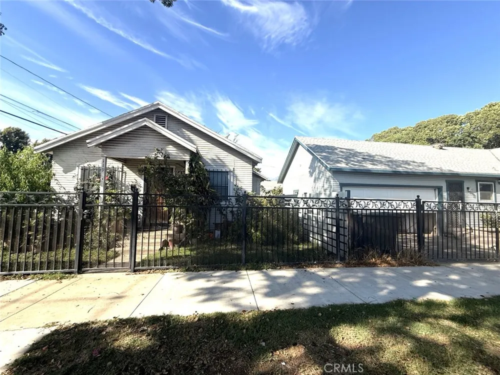 532 S Lemon Ontario, CA 91761