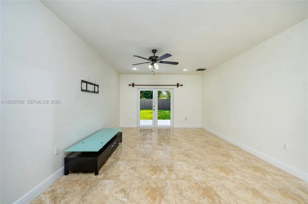 589 Miller Dr Miami Springs, FL 33166