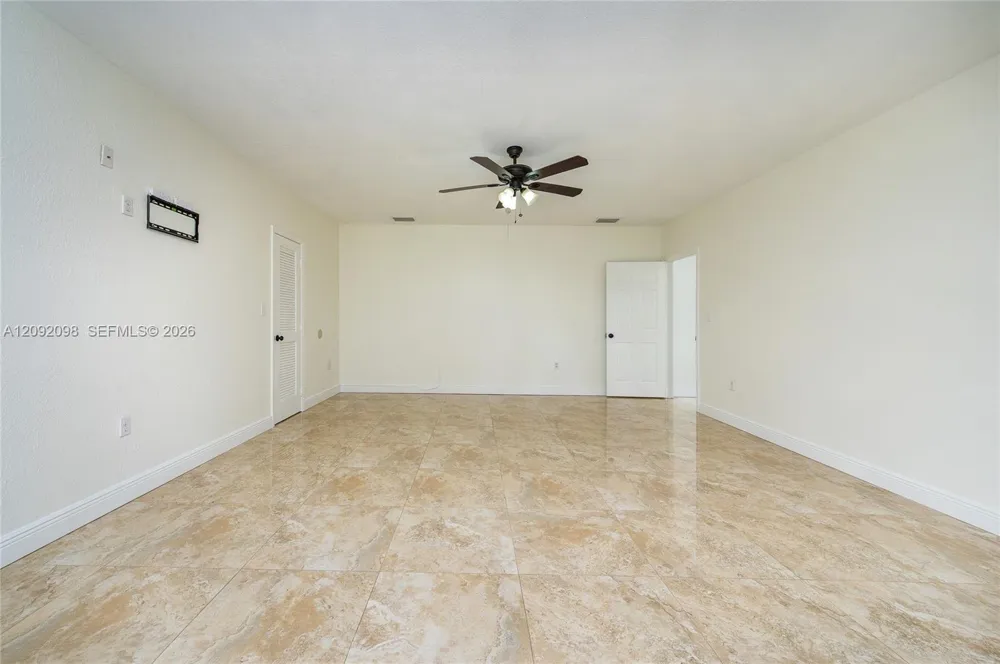 589 Miller Dr Miami Springs, FL 33166
