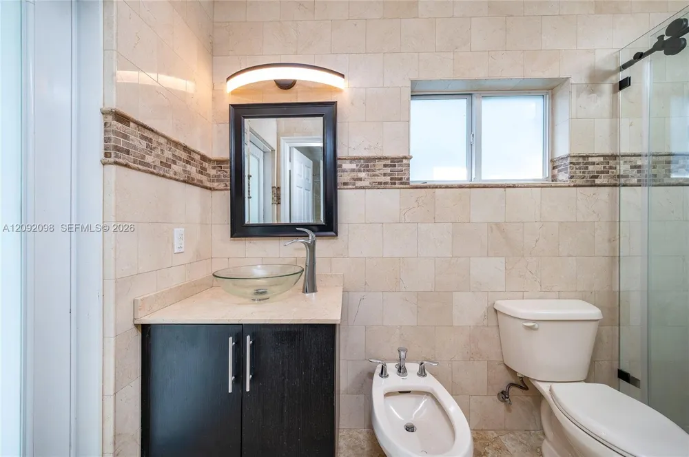 589 Miller Dr Miami Springs, FL 33166