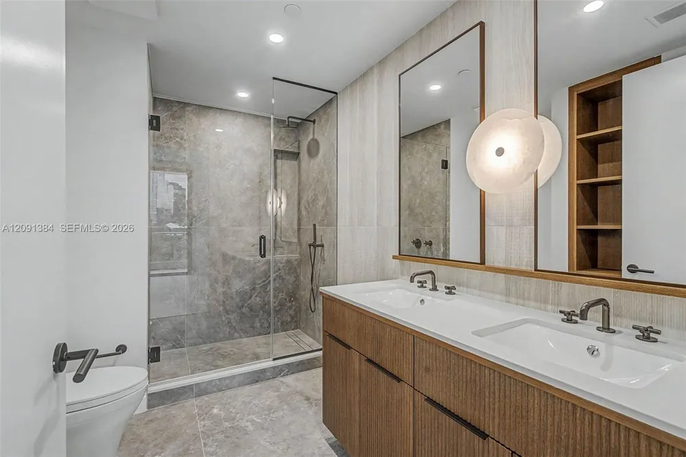2200 Brickell Avenue #405 Miami, FL 33129