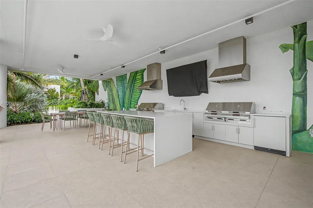 2200 Brickell Avenue #405 Miami, FL 33129