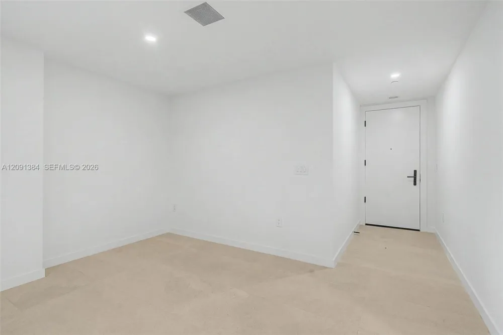 2200 Brickell Avenue #405 Miami, FL 33129