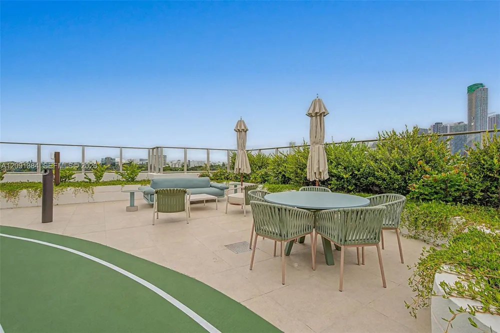 2200 Brickell Avenue #405 Miami, FL 33129