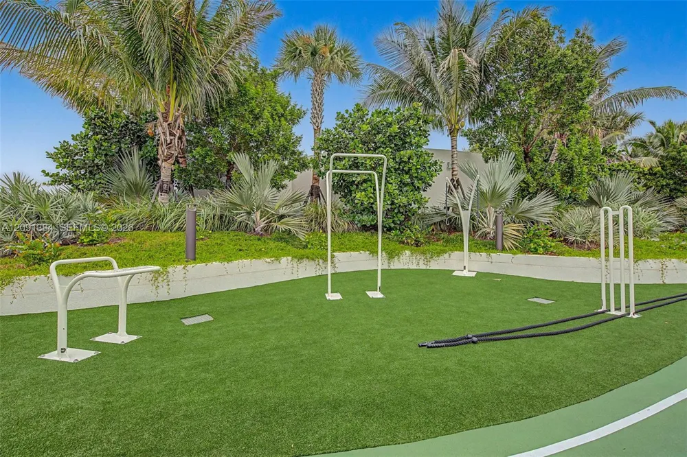 2200 Brickell Avenue #405 Miami, FL 33129