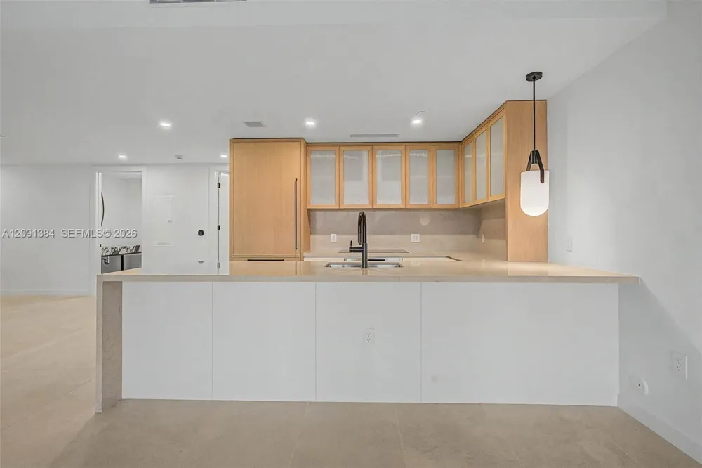 2200 Brickell Avenue #405 Miami, FL 33129