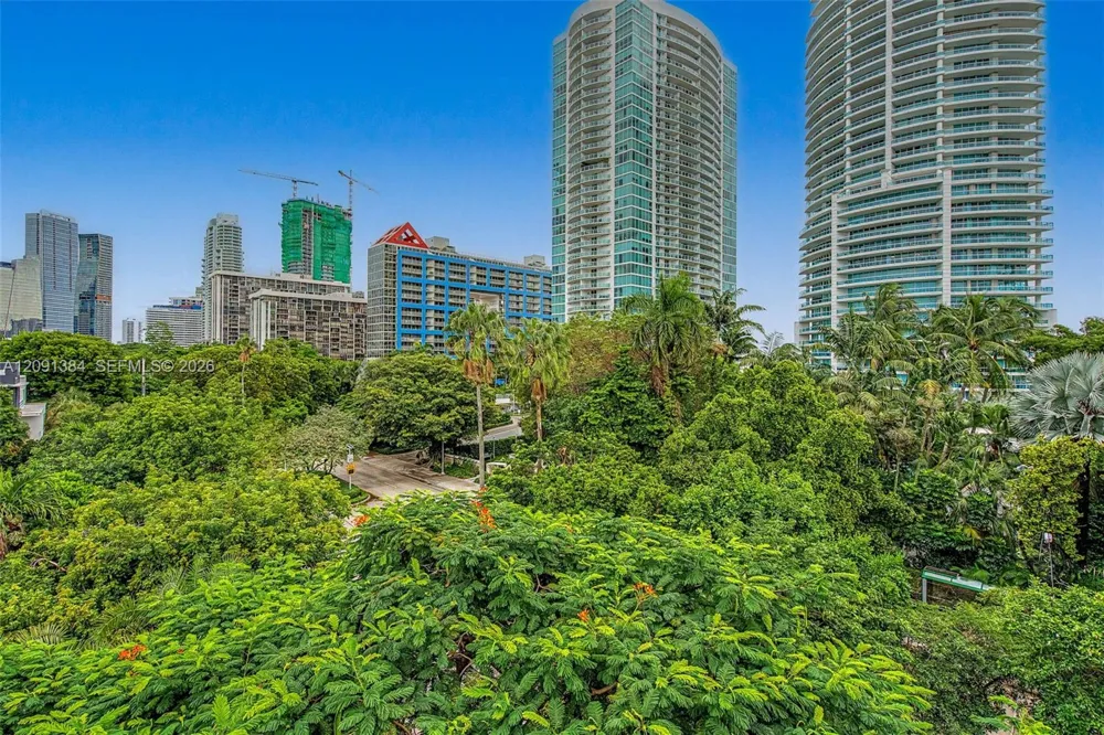 2200 Brickell Avenue #405 Miami, FL 33129