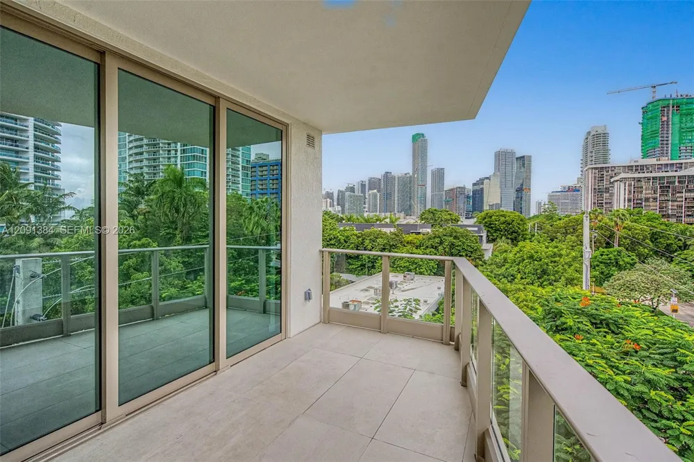 2200 Brickell Avenue #405 Miami, FL 33129