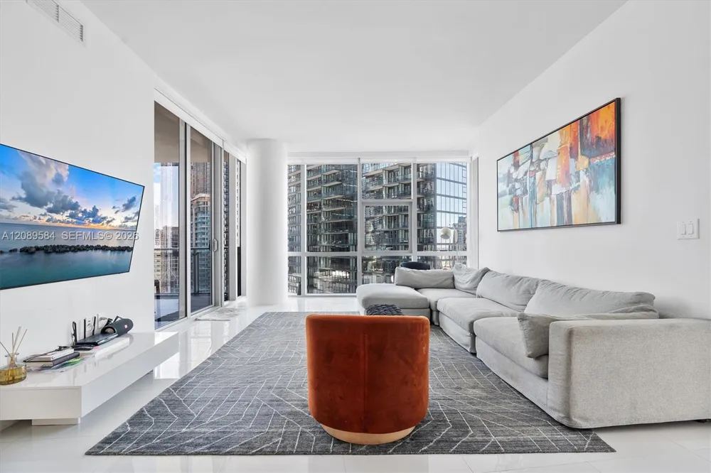 851 NE 1st Ave #1712 Miami, FL 33132
