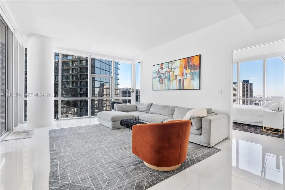 851 NE 1st Ave #1712 Miami, FL 33132