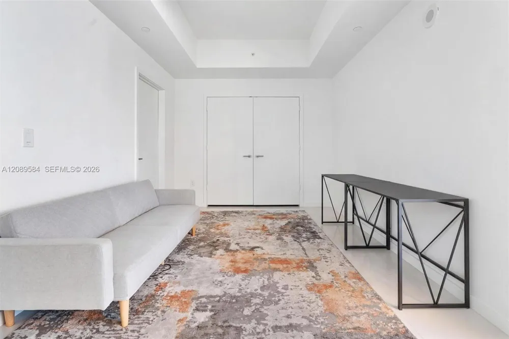 851 NE 1st Ave #1712 Miami, FL 33132