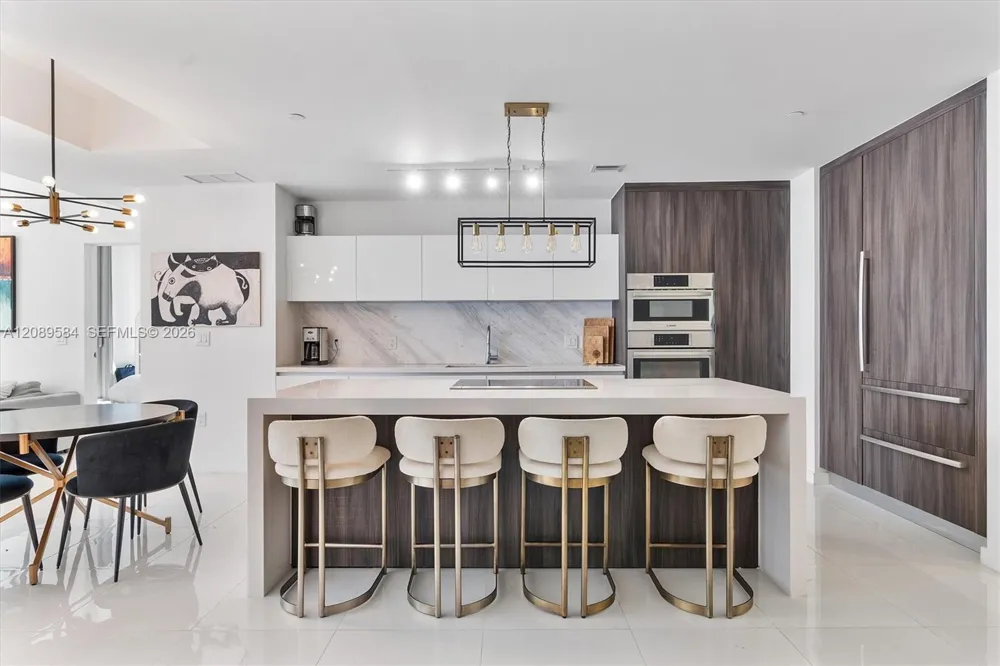 851 NE 1st Ave #1712 Miami, FL 33132