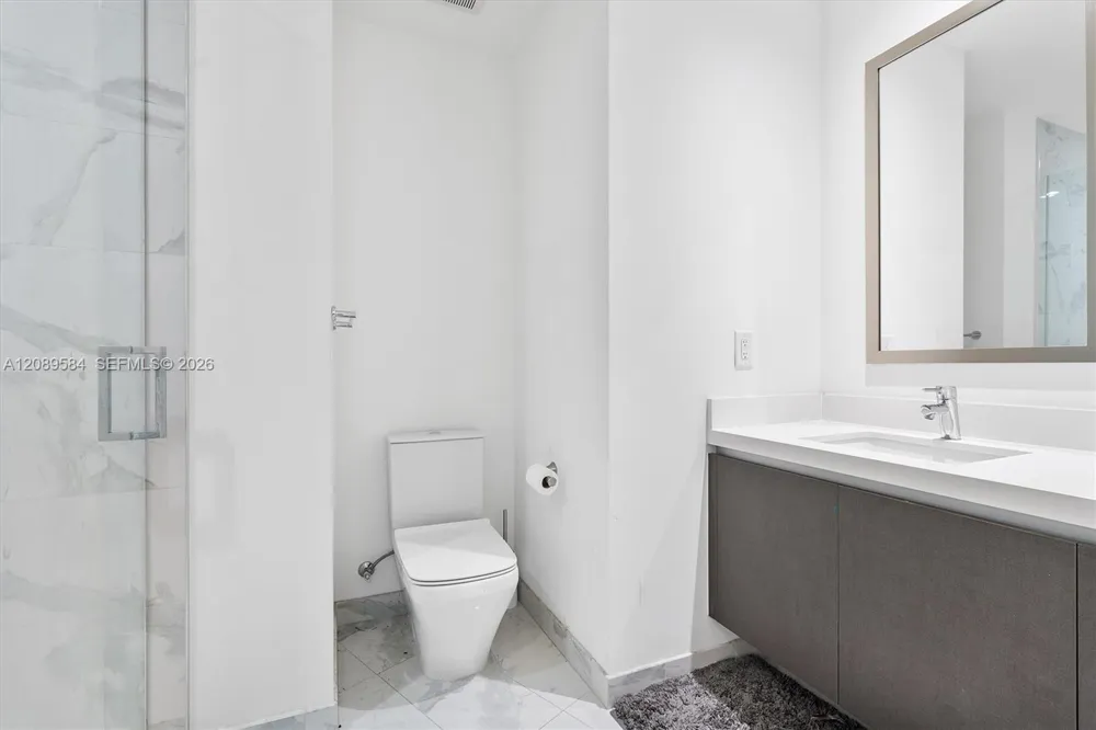 851 NE 1st Ave #1712 Miami, FL 33132