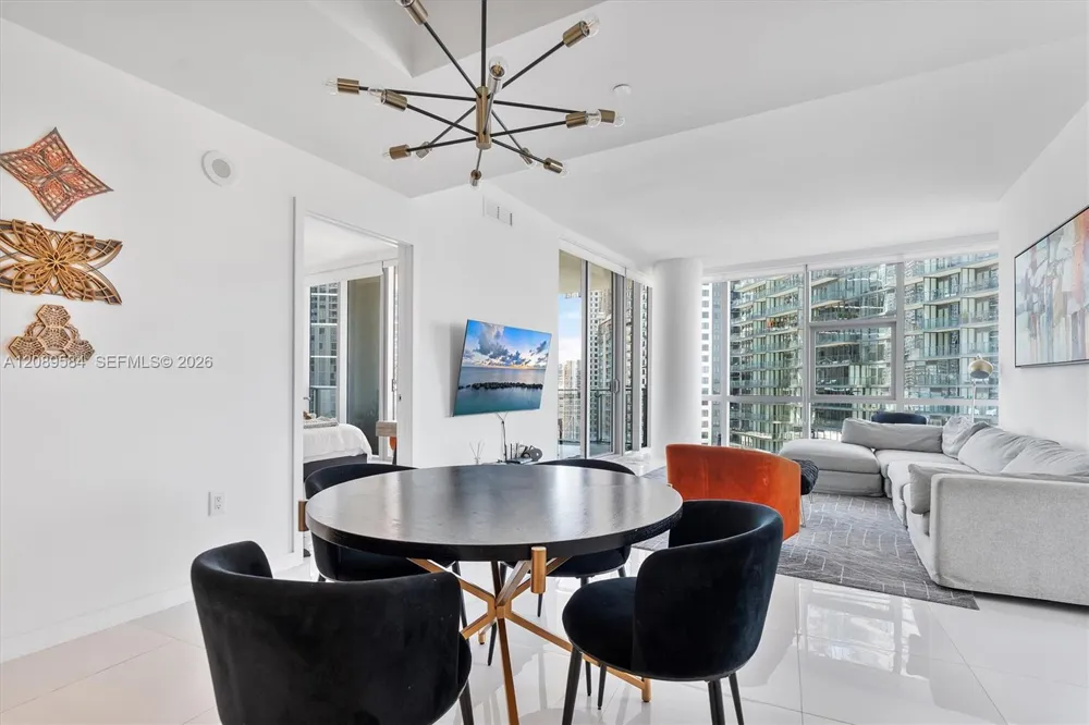 851 NE 1st Ave #1712 Miami, FL 33132