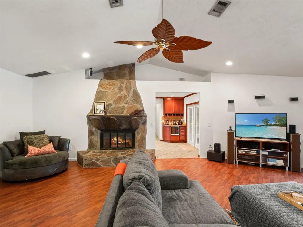 3501 Hill Stream Avenue 32712