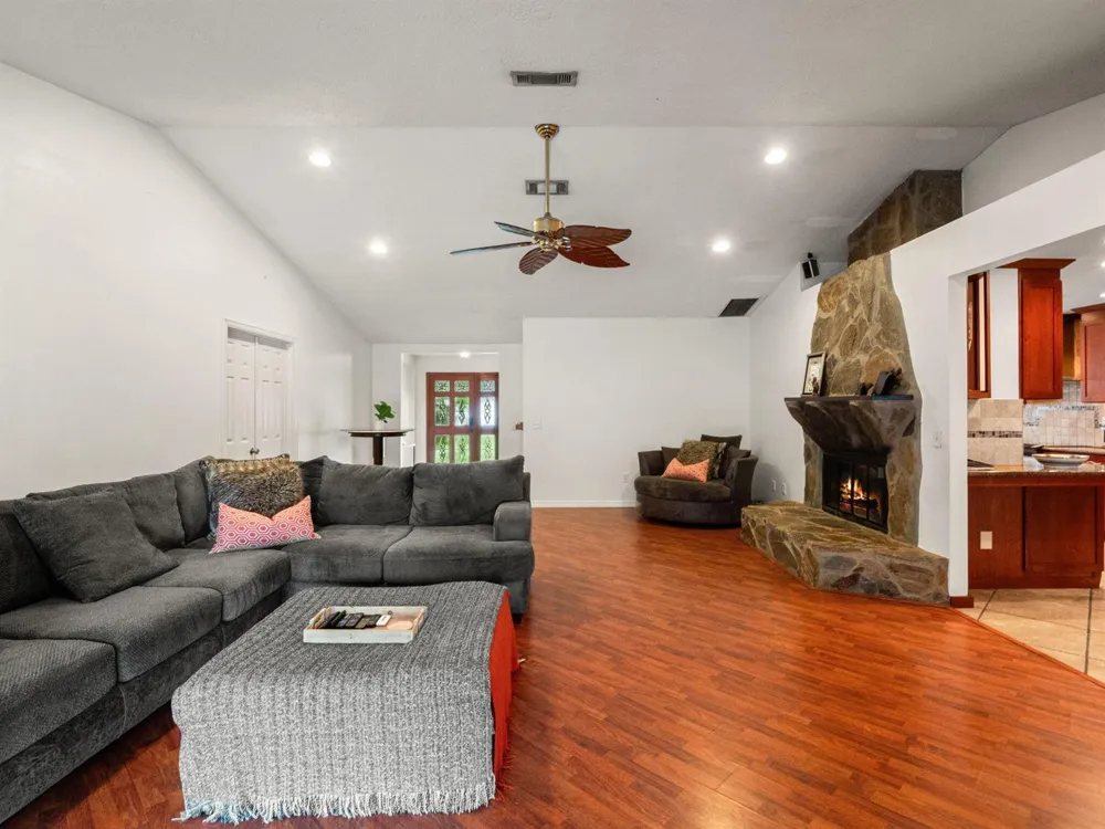 3501 Hill Stream Avenue 32712