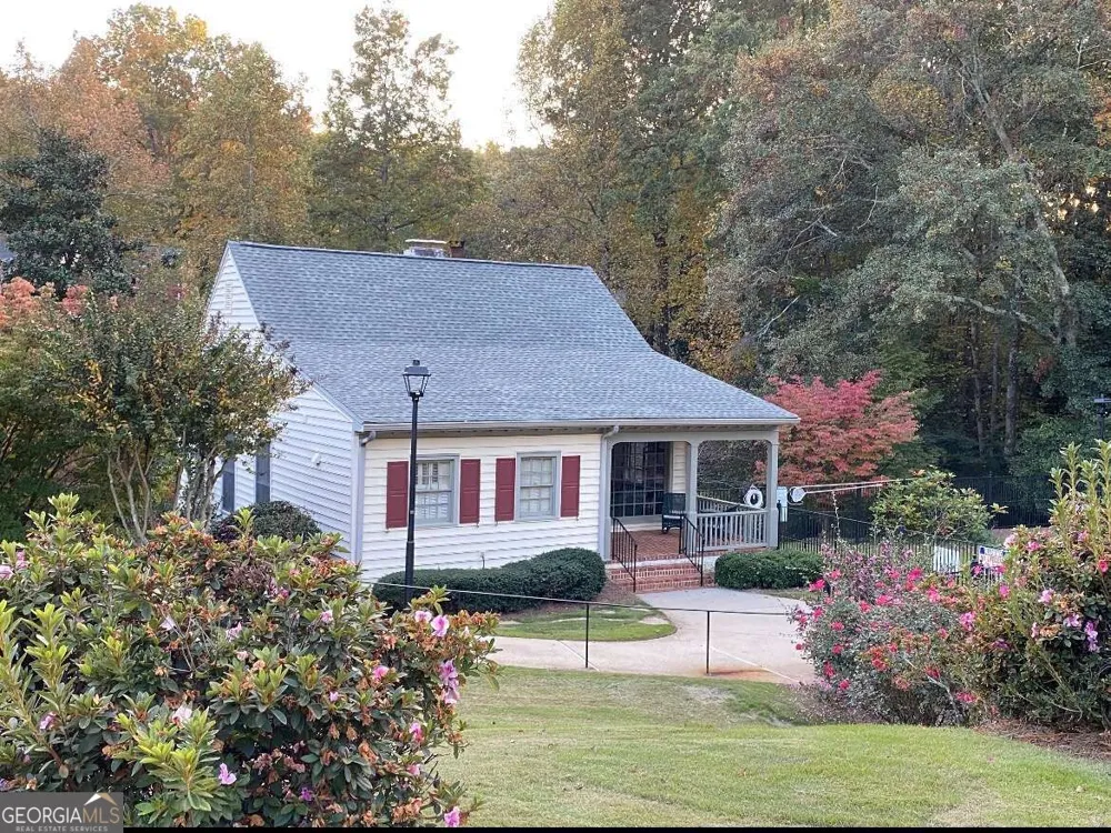 1883 Bedfordshire CT Decatur, GA 30033