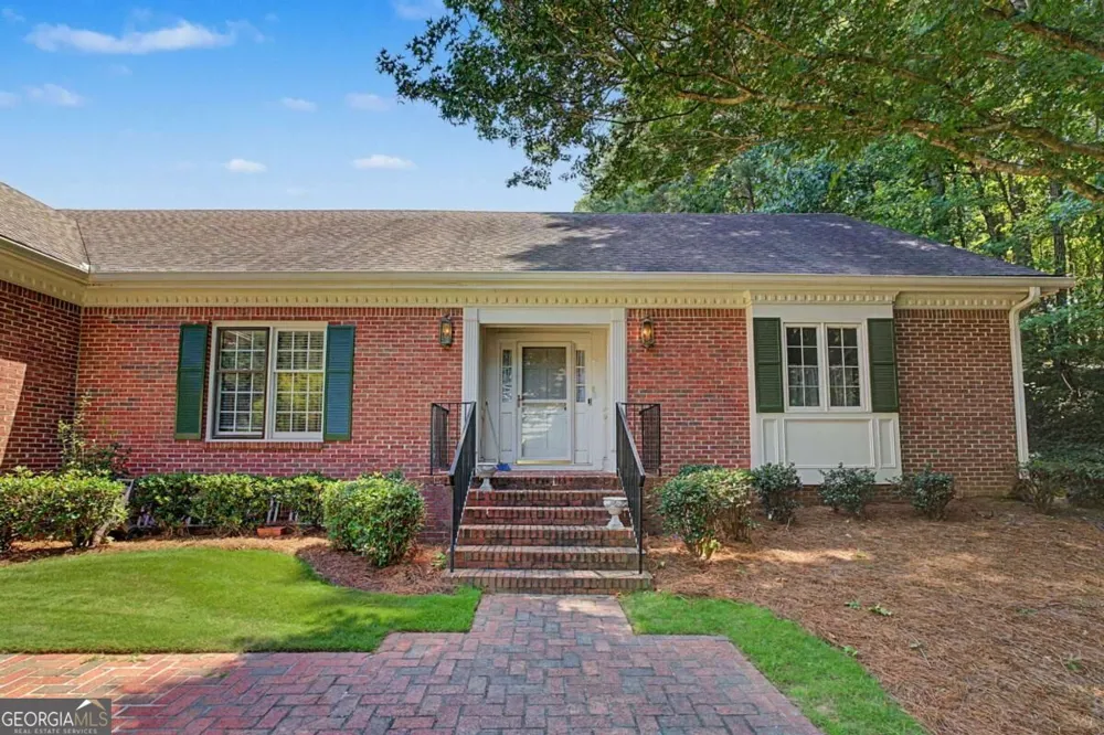 1883 Bedfordshire CT Decatur, GA 30033