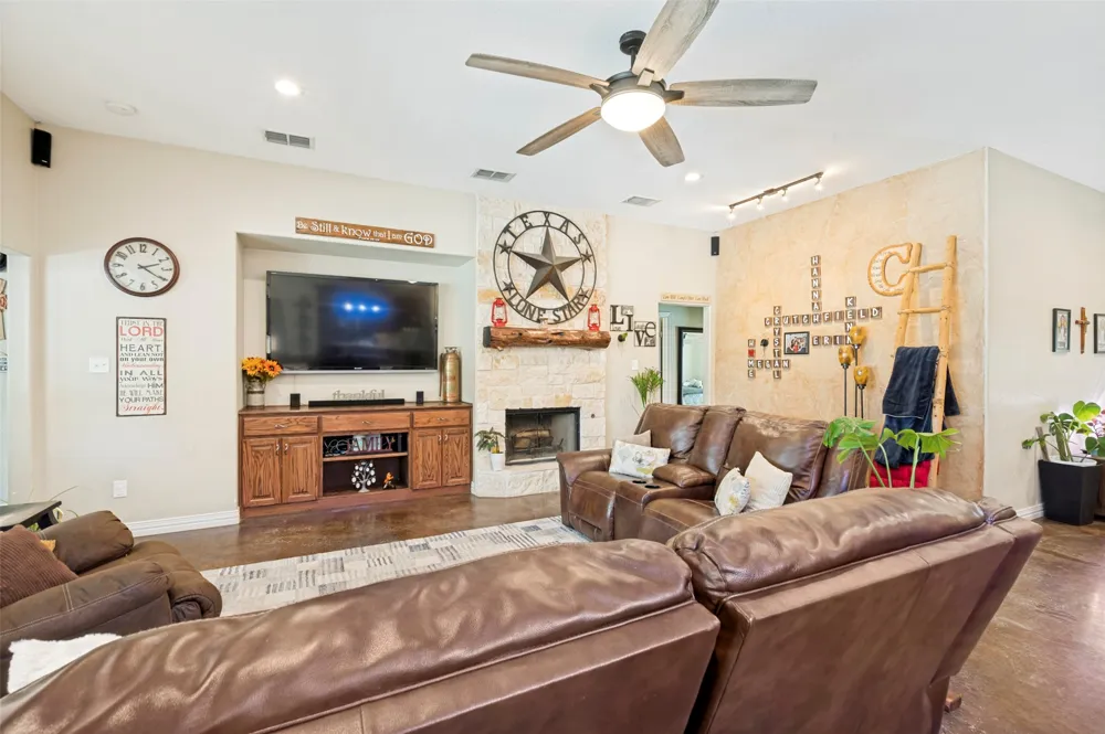 30971 Fm 85 Kemp, TX 75143
