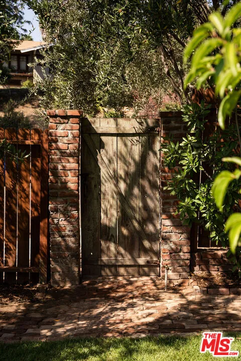 4890 Floristan Avenue Los Angeles, CA 90041