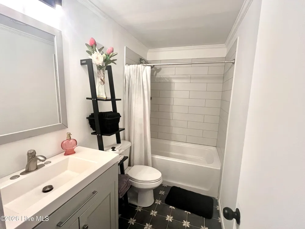 1409 Wooster Street Wilmington, NC 28401