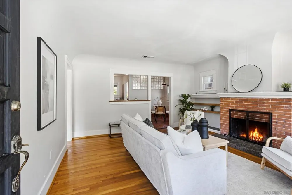 1616 Glenwood Dr. San Diego, CA 92103
