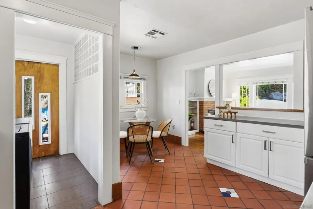 1616 Glenwood Dr. San Diego, CA 92103