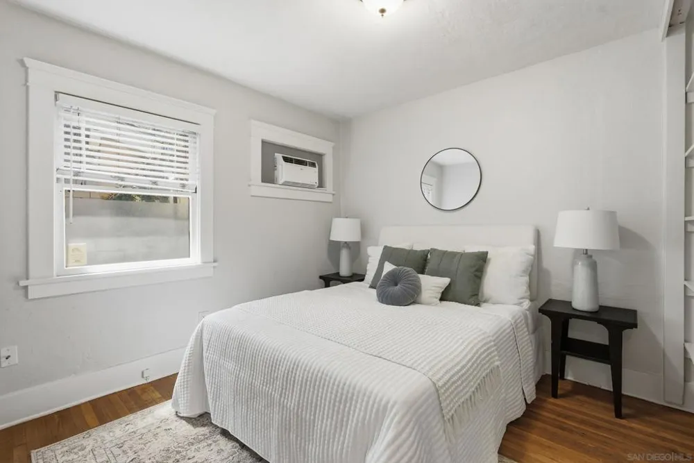 1616 Glenwood Dr. San Diego, CA 92103
