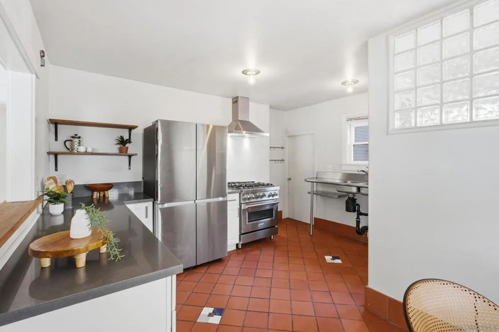 1616 Glenwood Dr. San Diego, CA 92103