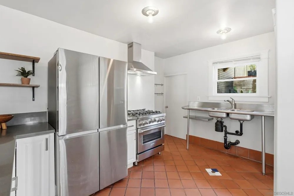 1616 Glenwood Dr. San Diego, CA 92103