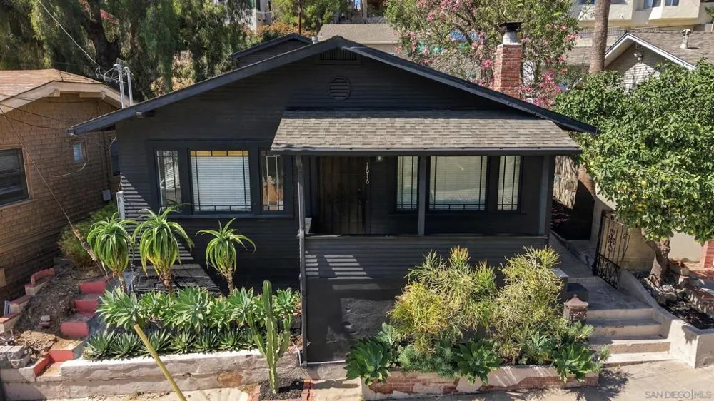 1616 Glenwood Dr. San Diego, CA 92103